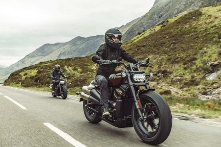 DE NIEUWE HARLEY-DAVIDSON SPORTSTER S LEVERT ONGEKENDE PERFORMANCE.