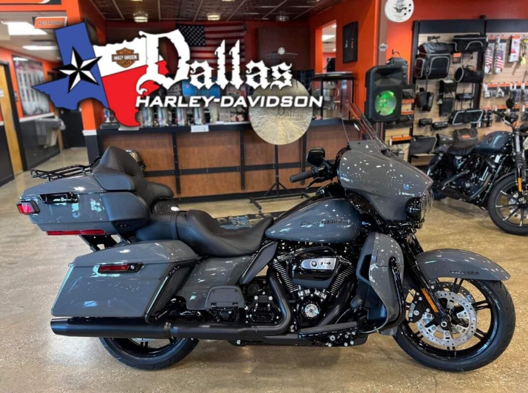Harley-Davidson<sup>®</sup> Ultra Limited 2022 FLHTK Gunship Gray