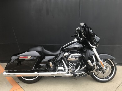 Harley-Davidson<sup>®</sup> Street Glide<sup>®</sup> 2020 FLHX 673978 Vivid Black