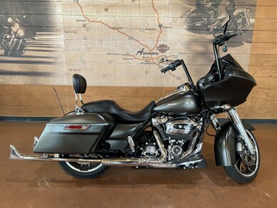 Harley-Davidson<sup>®</sup> Road Glide<sup>®</sup> 2020 FLTRX 603481U-ADV River Rock Gray Denim