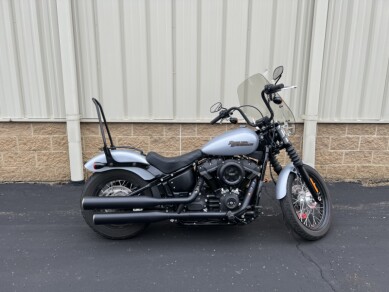 Harley-Davidson<sup>®</sup> Street Bob<sup>®</sup> 2020 FXBB 052747U-ADV Barracuda Silver