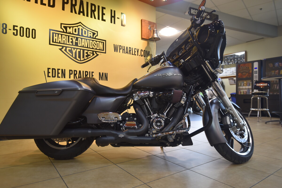 2017 Harley-Davidson HD Touring FLHXS Street Glide Special