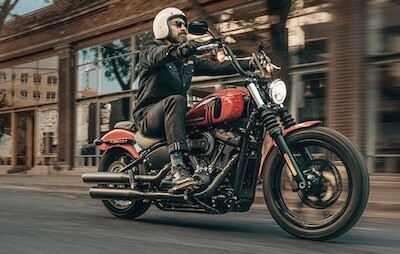 Riding Harley-Davidson Street Bob 114