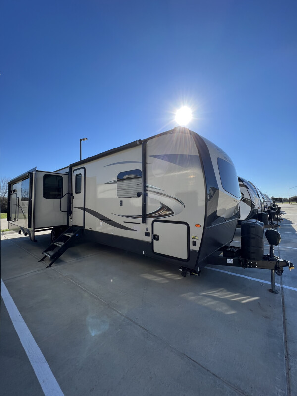Used 2020 Forest River Rockwood Ultra Lite 2906RS Travel Trailer