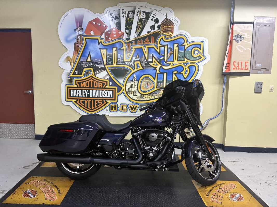 2025 Harley-Davidson® Street Glide® Mystic Shift - Black Finish