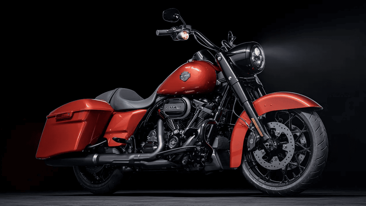 2025 Harley-Davidson® Road King® Special in a dramatic studio shot—power and blacked-out attitude for Orlando riders
