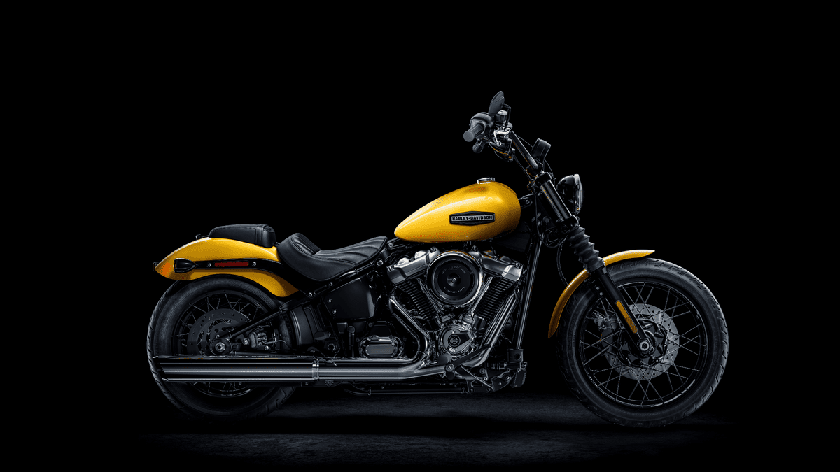 2025 Harley-Davidson® Street Bob® shown in bright yellow, with stripped-down style & blacked-out finish, ideal for riders near Orlando, FL.