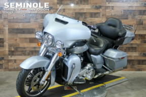 2020 Harley-Davidson<sup>®</sup> Ultra Limited – Black Option Barracuda Silver thumb 1