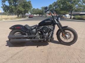 FXBB 2018 Street Bob<sup>®</sup> thumb 3