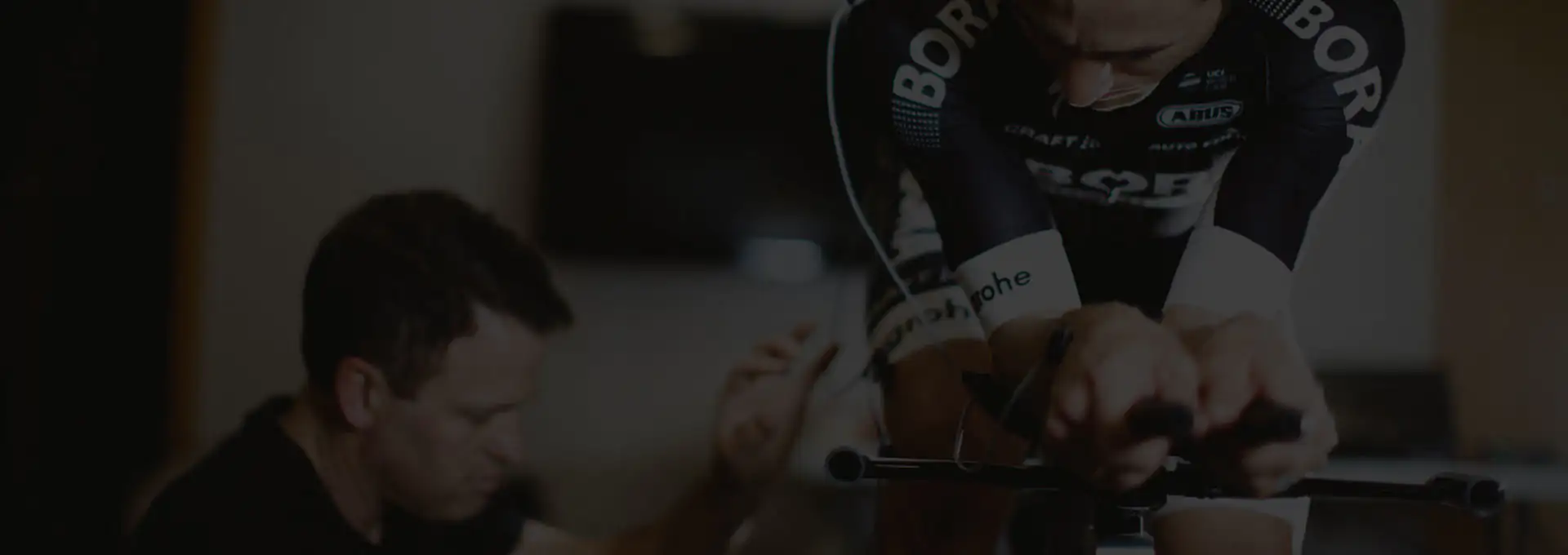 Duotone image of Retül bike fitting