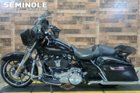 2020 Harley-Davidson<sup>®</sup> Street Glide<sup>®</sup> Black thumb 0