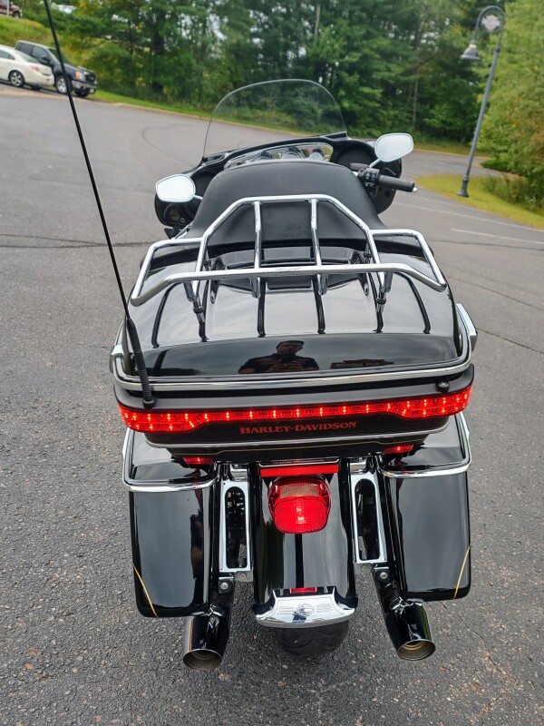 2017 Harley-Davidson Ultra Limited FIREFGHTR BLACK W/PINSTRIPE - Photo 6