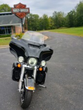 2017 Harley-Davidson<sup>®</sup> Ultra Limited FIREFGHTR BLACK W/PINSTRIPE thumb 0