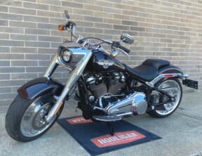 2021 Harley-Davidson<sup>®</sup> Fat Boy<sup>®</sup> 114 BLACK JACK METALLIC W/PINST thumb 2