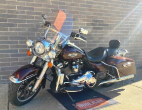 2018 Harley-Davidson<sup>®</sup> Road King<sup>®</sup> TWISTED CHERRY thumb 2