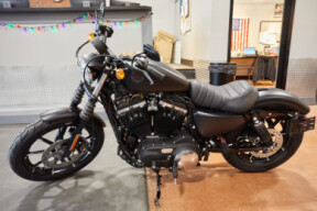 2022 Harley-Davidson Sportster Iron 883 Cruiser thumb 0