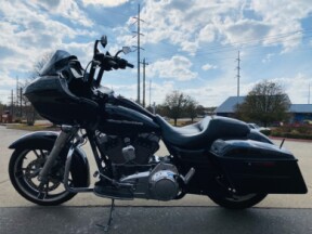 2016 Harley-Davidson<sup>®</sup> Road Glide<sup>®</sup> Special FLTRXS thumb 2
