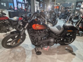 2022 Harley Davidson FXBBS Street Bob® 114 Vivid Black thumb 2