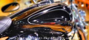 2020 Harley-Davidson<sup>®</sup> Heritage Classic 107, FLHC thumb 0