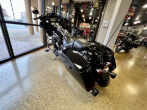 Black 2017 Harley-Davidson Road Glide Special FLTRXS thumb 0