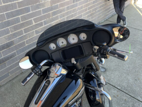 2022 Harley-Davidson<sup>®</sup> Street Glide<sup>®</sup> Vivid Black thumb 0
