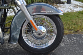 2015 Harley-Davidson<sup>®</sup> Heritage Softail<sup>®</sup> Classic - FLSTC thumb 3