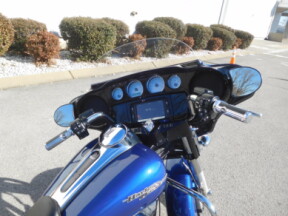 FLHXS 2017 Street Glide<sup>®</sup> Special thumb 1