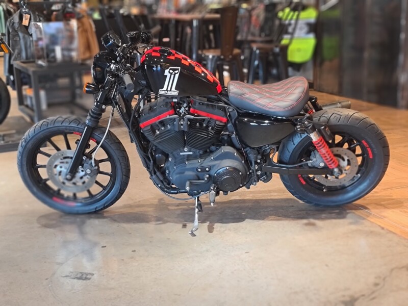 2013 Harley-Davidson<sup>®</sup> Iron 883<sup>™</sup> Black/Orange