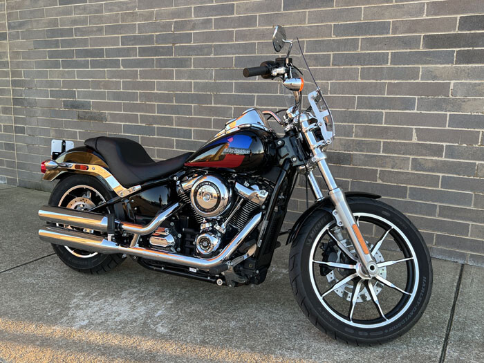 2020 Harley-Davidson<sup>®</sup> Low Rider<sup>®</sup> Vivid Black - Black Finish