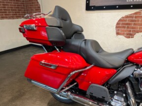 2023 Harley-Davidson® Street Glide® Ultra Limited thumb 2