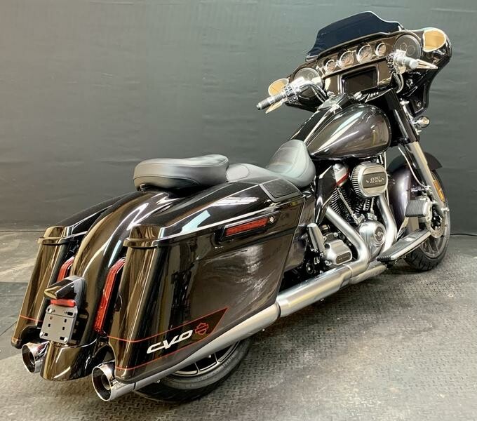 CVO Street Glide - Photo 9