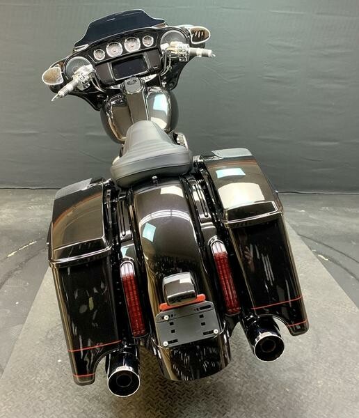CVO Street Glide - Photo 7