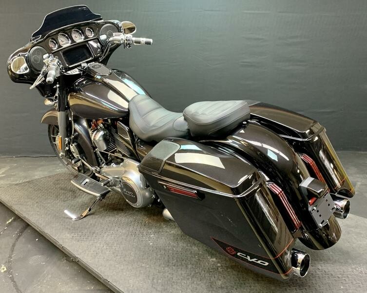 CVO Street Glide - Photo 6