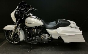 Street Glide<sup>®</sup> Special thumb 1