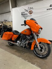 2023 Harley-Davidson® Street Glide® Special Baja Orange thumb 3