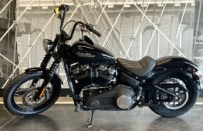  2020 Harley-Davidson Street Bob FXBB  BLACK W/PINSTRIPE thumb 2