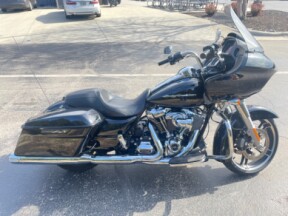 FLTRX 2019 Road Glide® thumb 1