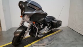 FLHX 2021 Street Glide<sup>®</sup> thumb 2