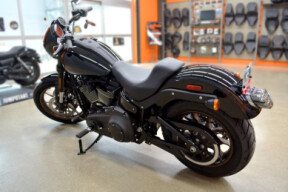 2022 Harley-Davidson<sup>®</sup> Low Rider<sup>®</sup> S Vivid Black thumb 2