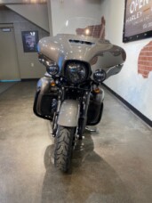 2023 Harley-Davidson® Ultra Limited  thumb 2