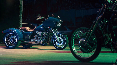 Test ride the 2023 Harley-Davidson® Road Glide® 3 near Bradenton FL