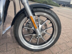XL1200T 2017 SuperLow<sup>®</sup> 1200T thumb 1