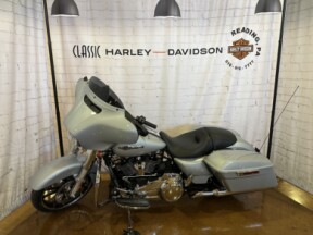 2023 Harley-Davidson<sup>®</sup> Street Glide<sup>®</sup> FLHX Atlas Silver Metallic thumb 0