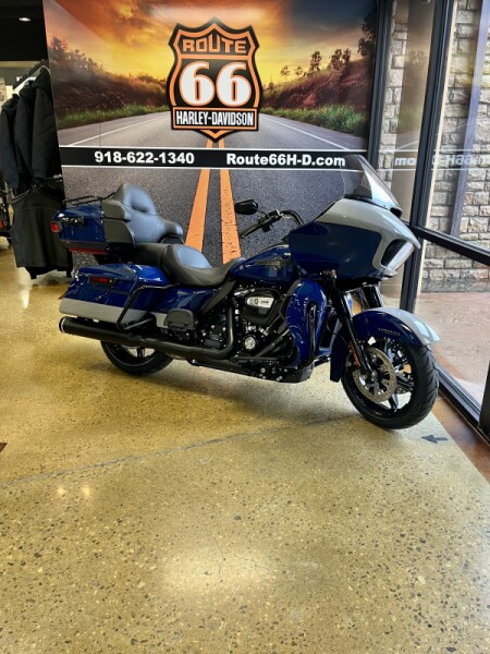 Billiard Blue/Billiard Gray–Black Finish 2023 Harley-Davidson Road Glide Limited FLTRK