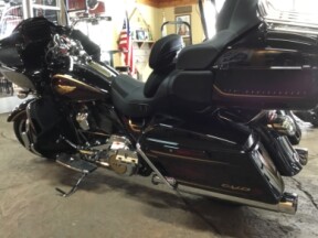2023 Harley-Davidson® CVO™ Road Glide® LTD Anniversary HRLM RED FD/BLK thumb 2