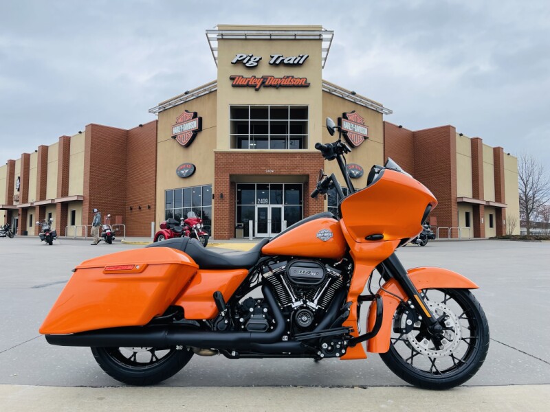 2023 Harley-Davidson<sup>®</sup> Road Glide<sup>®</sup> Special FLTRXS