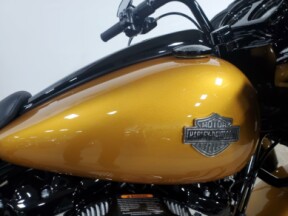 2023 Harley-Davidson® Road Glide® Special Prospect Gold – Black Finish thumb 3