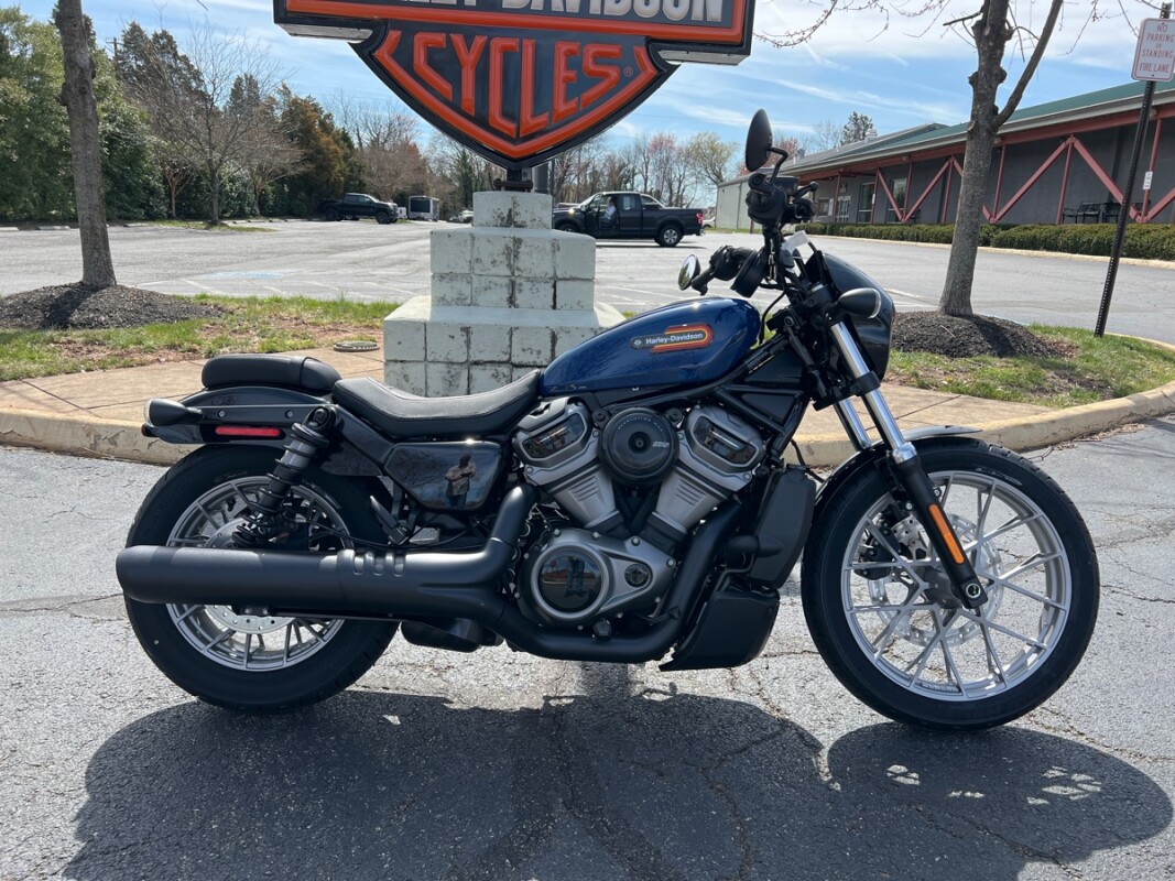2023 RH975S Nightster™ Special in Bright Billiard Blue