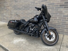 2023 Harley-Davidson<sup>®</sup> Street Glide<sup>®</sup> ST BLACK thumb 3