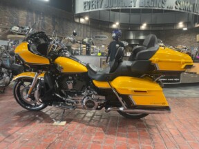 FLTRKSE 2022 CVO™ Road Glide® Limited thumb 3